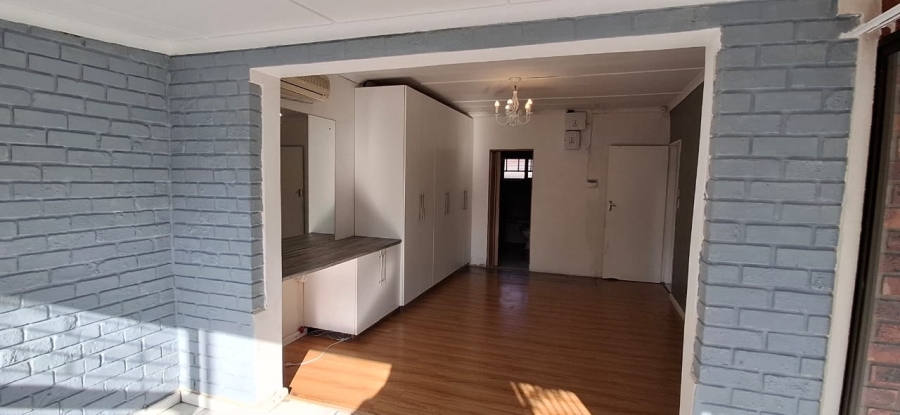 4 Bedroom Property for Sale in Nahoon Valley Park Eastern Cape